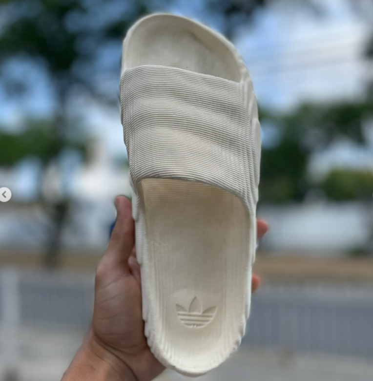 Chinelo Slide Adidas ADILETTE