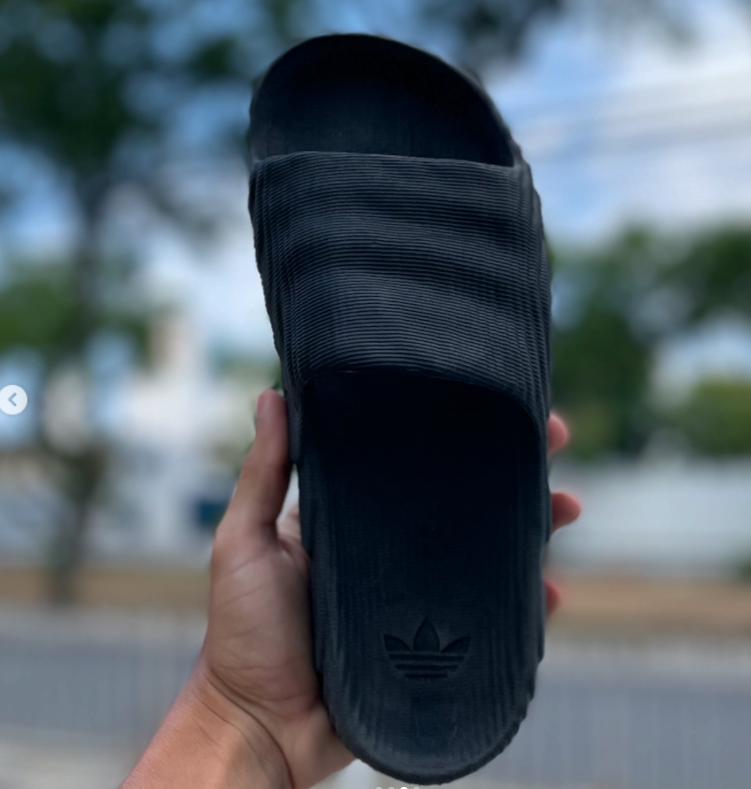 Chinelo Slide Adidas ADILETTE
